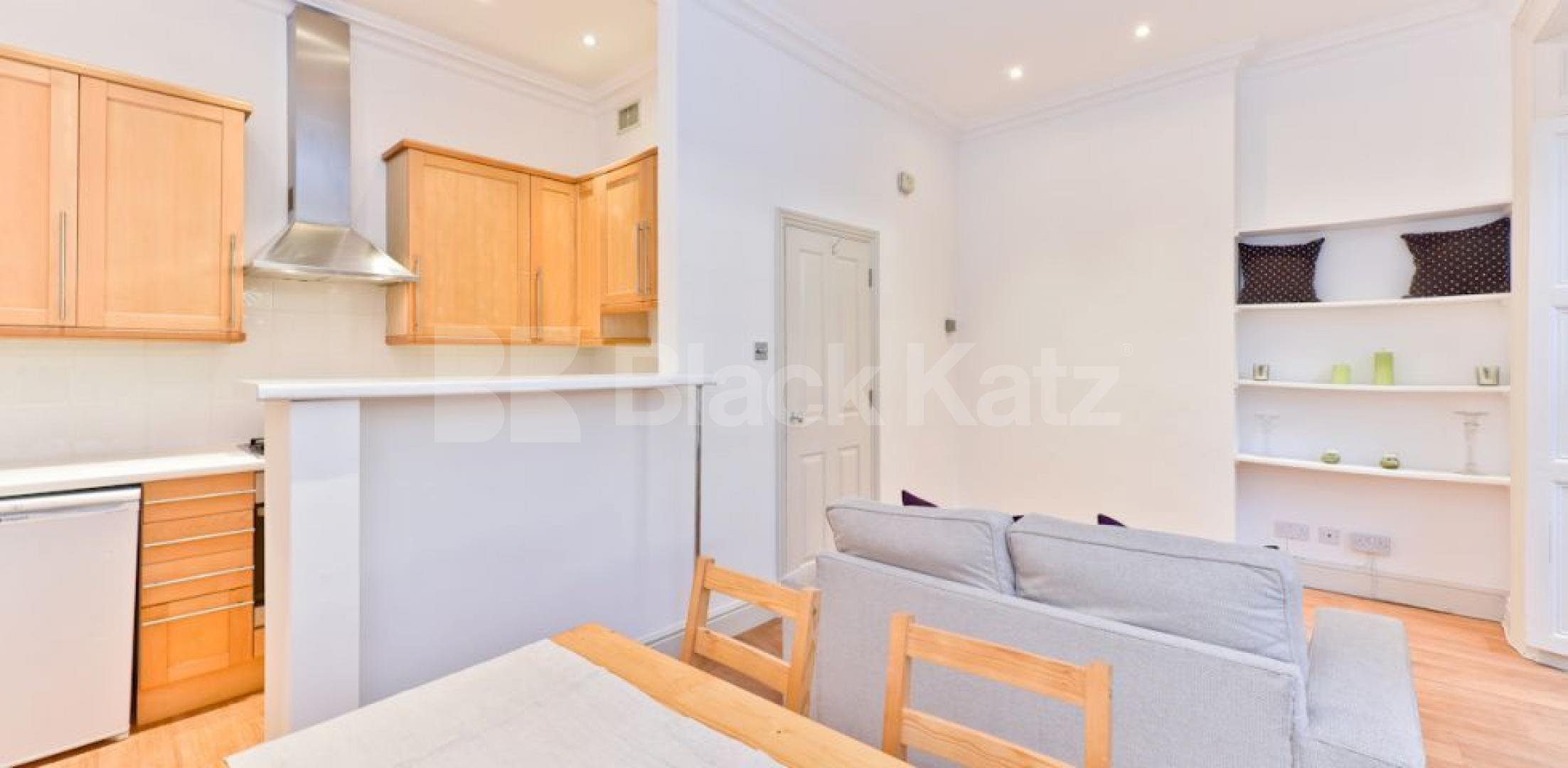 			STUNNING 1 BEDROOM PERIOD CONVERSION IN ISLINGTON, 1 Bedroom, 1 bath, 1 reception Flat			 Liverpool Road, ISLINGTON-BARNSBURY-HIGHBURY